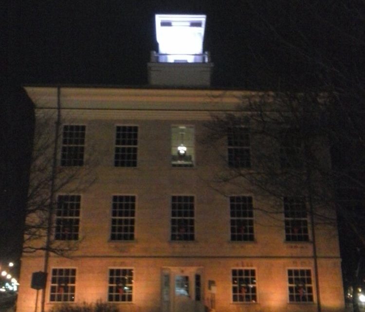 Batavia-Genesee County Lights Up Court House